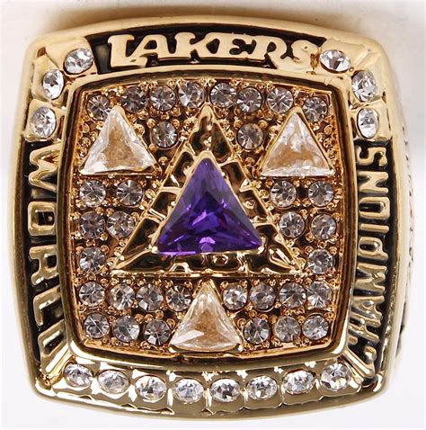 Los Angeles Lakers 2002 Kobe Bryant NBA championship ring replica